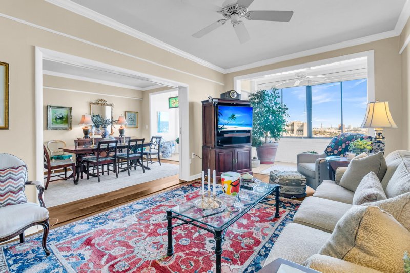 Property image 3 of 14 Lockwood Drive H in Ashley House, Charleston, SC 29401