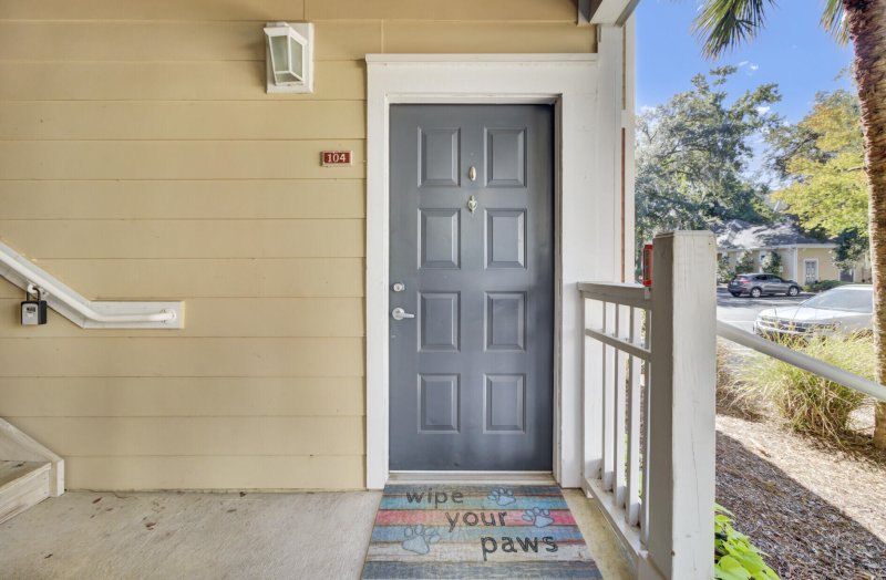 Property image 3 of 300 Bucksley Lane 104 in Daniel Island, Charleston, SC 29492