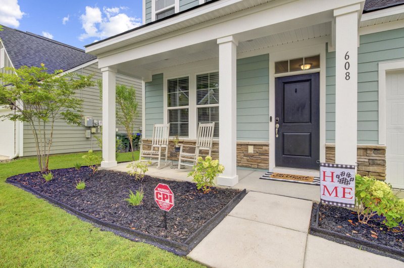 Property image 3 of 608 S Pointe Boulevard in South Pointe Estates, Summerville, SC 29483