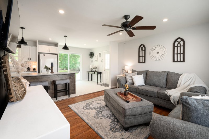 Property image 2 of 2740 Clover Street in Springfield, Charleston, SC 29414