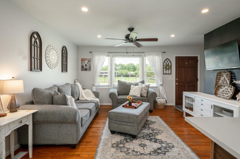 Property image 3 of 2740 Clover Street in Springfield, Charleston, SC 29414