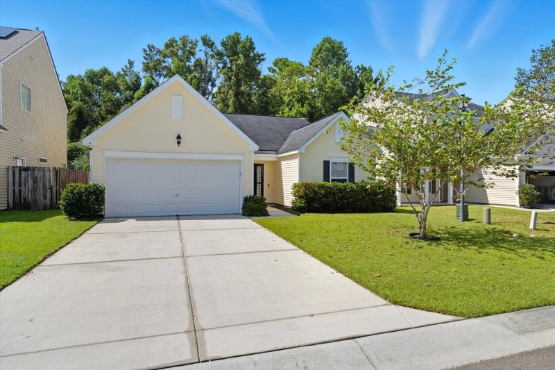 Property image 3 of 1036 Whitlow Boulevard in Myers Mill, Summerville, SC 29483