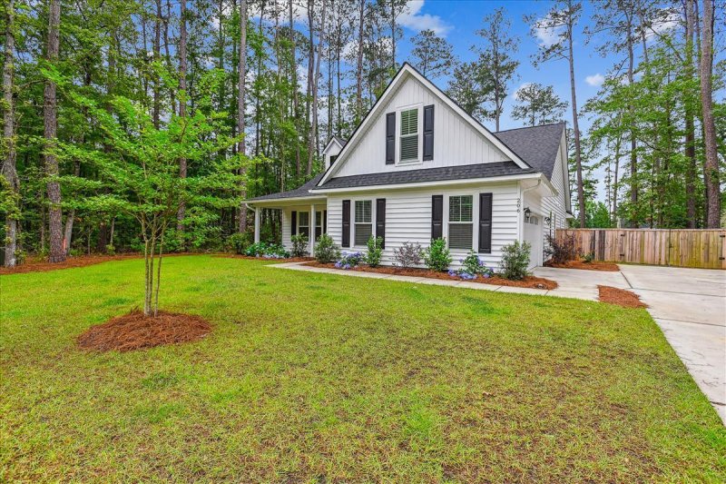 Property image 2 of 206 Almond Court in Pecan Grove, Summerville, SC 29483