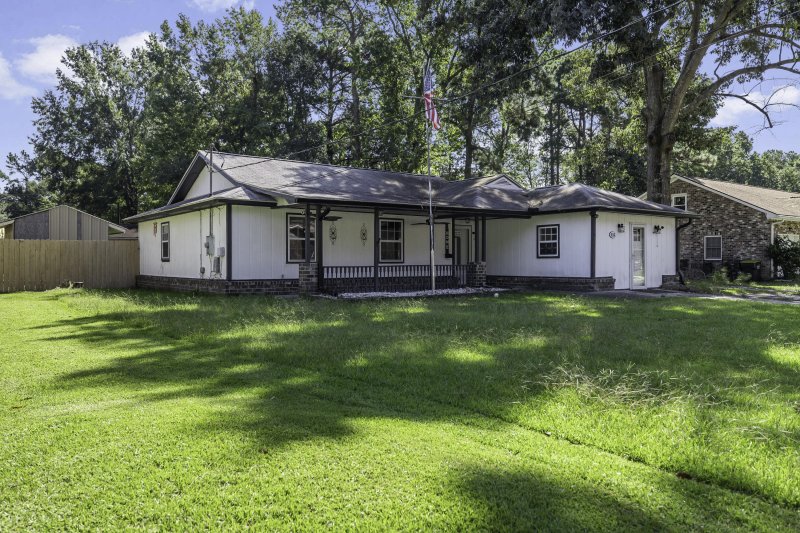 Property image 4 of 115 Loblolly Lane in Pine Forest, Summerville, SC 29483
