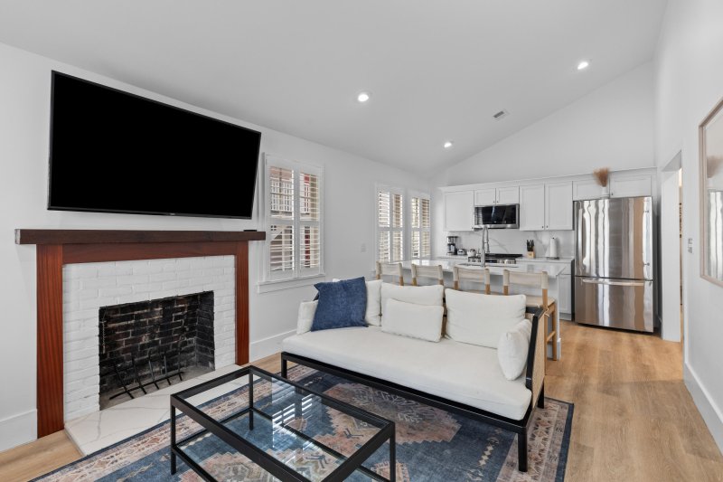 Property image 4 of 177 Spring Street in Cannonborough-Elliotborough, Charleston, SC 29403