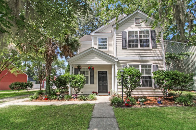 8967 N Red Maple Circle