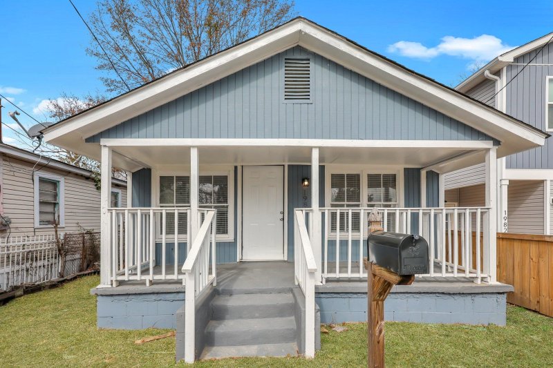 Property image 2 of 1984 Hugo Avenue in Union Heights, North Charleston, SC 29405