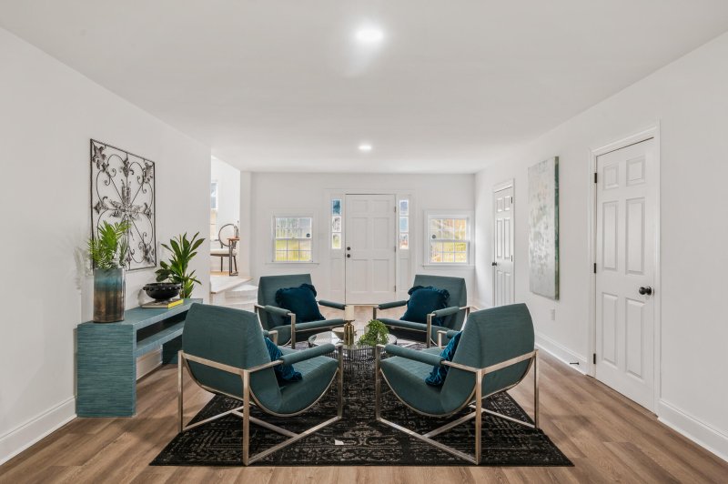 3322 Stonehaven Drive