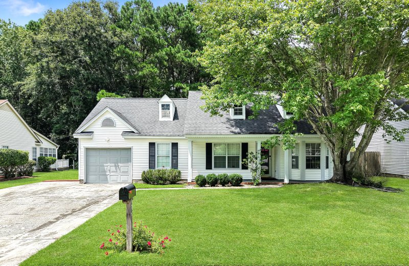 Property image 2 at 415 Salterton Street, Summerville, SC 29485