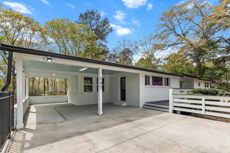 Property image 2 of 107 Woodland Drive in Woodland Estates, Summerville, SC 29485