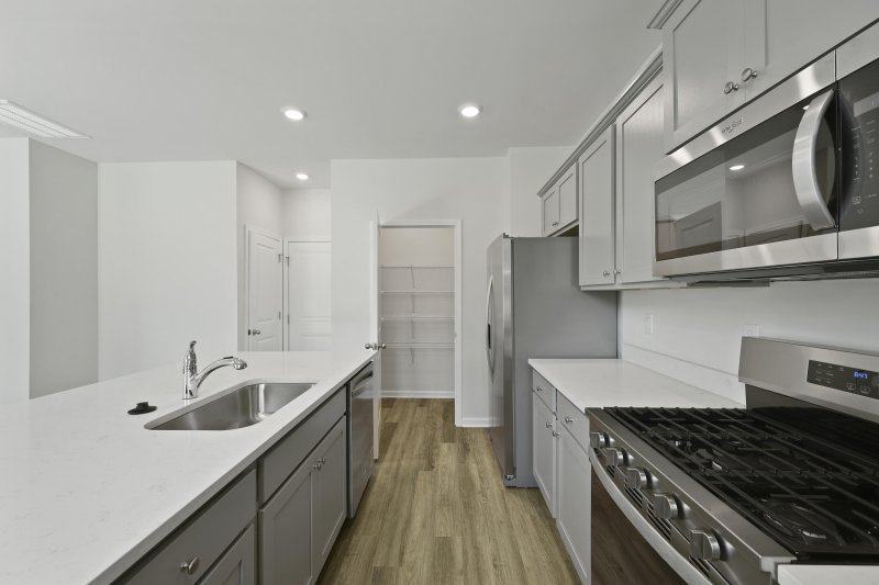 Property image 4 of 1070 Forrest Creek Drive in Pineview North, Summerville, SC 29483