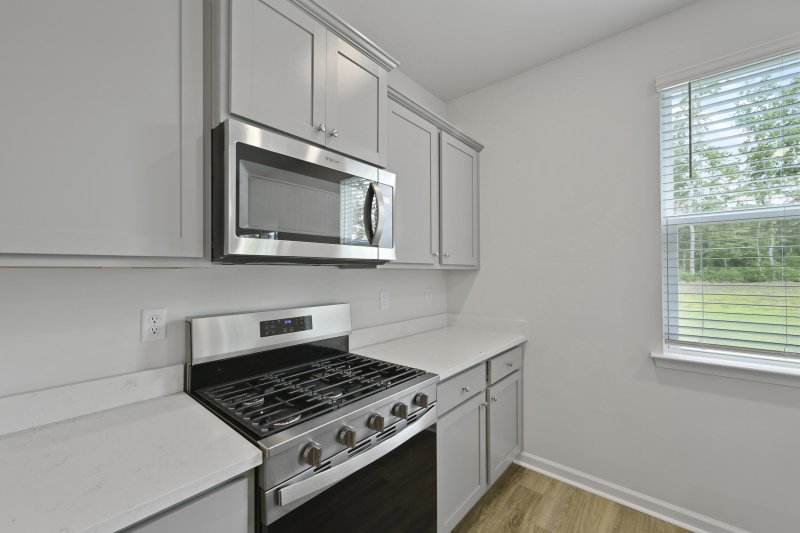 Property image 5 of 1070 Forrest Creek Drive in Pineview North, Summerville, SC 29483