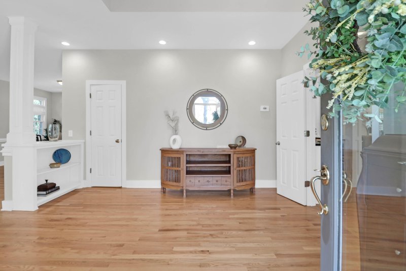 Property image 4 of 652 E Hobcaw Drive in Hobcaw Point, Mount Pleasant, SC 29464