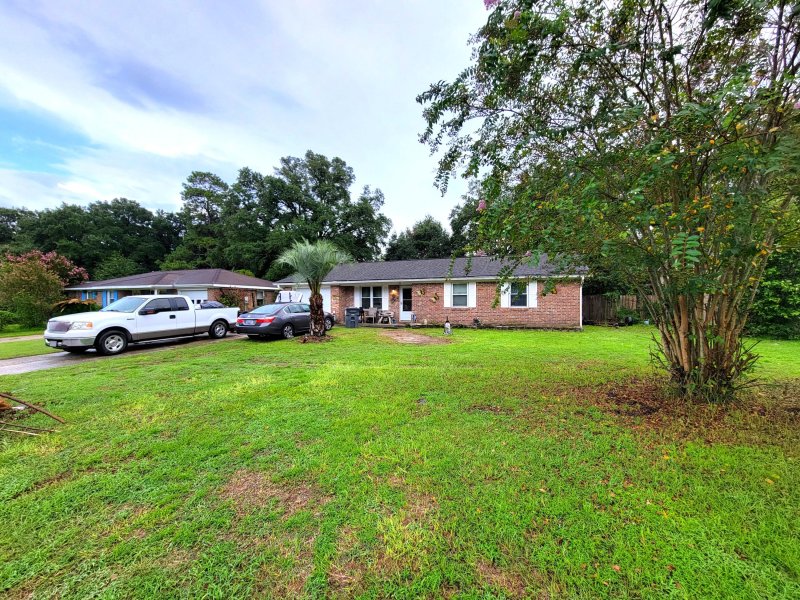 133 E Edgefield Drive