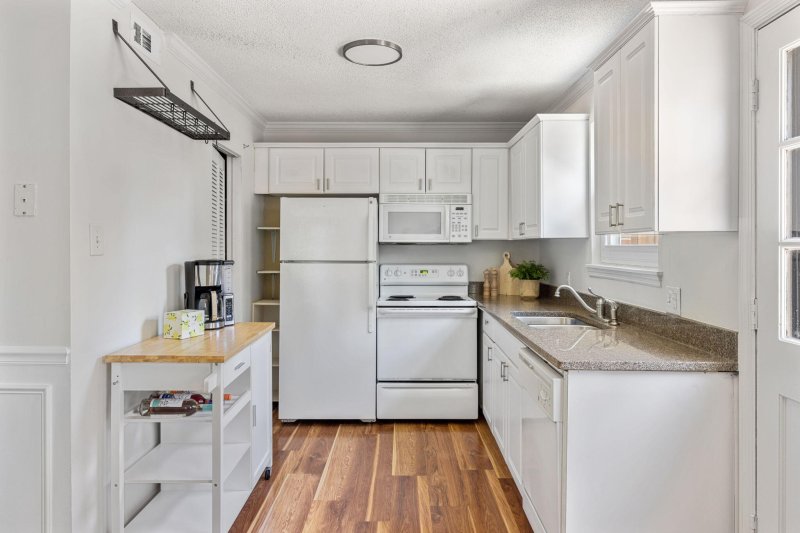 Property image 4 at 415 Parkdale Drive 8f, Charleston, SC 29414