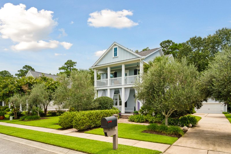 Property image 2 of 4278 Home Town Lane in Poplar Grove, Ravenel, SC 29470