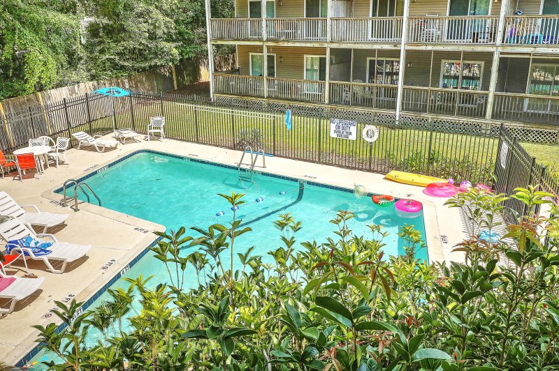 Property image 3 at 1530 Fort Johnson Road 2h, Charleston, SC 29412