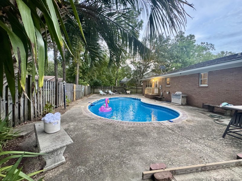 Property image 5 of 8038 Kittery Avenue in Colony North, North Charleston, SC 29420