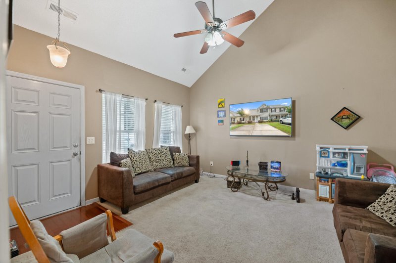 Property image 5 of 217 Seneca River Drive in Lakes of Summerville, Summerville, SC 29485