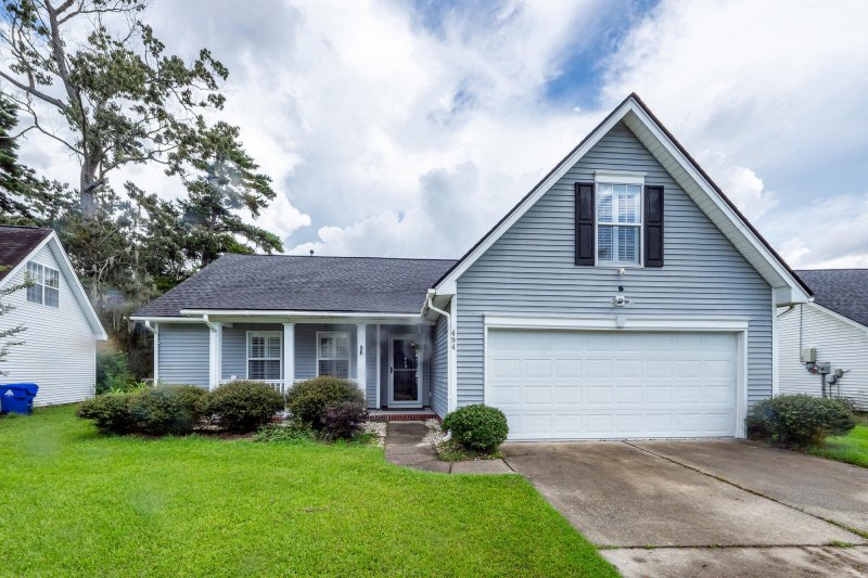 Grand Oaks Plantation, Charleston Community