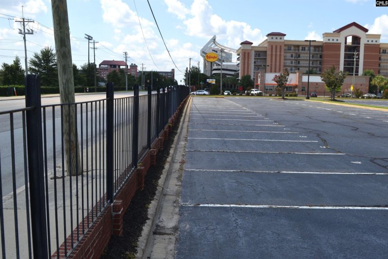 Property image 3 of 1200 Bluff Road 14 in Stadium Place, Columbia, SC 29201-4715