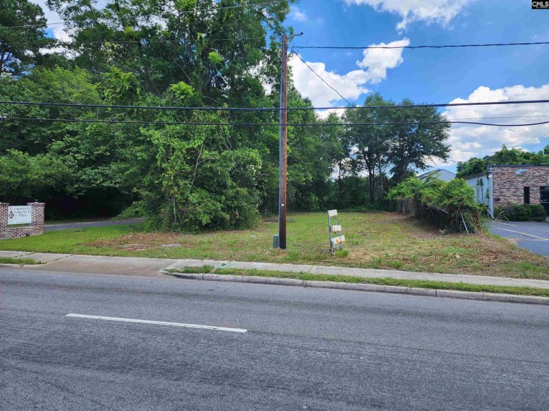 Property image 2 of 4008 Farrow Road in Washington Heights, Columbia, SC 29204