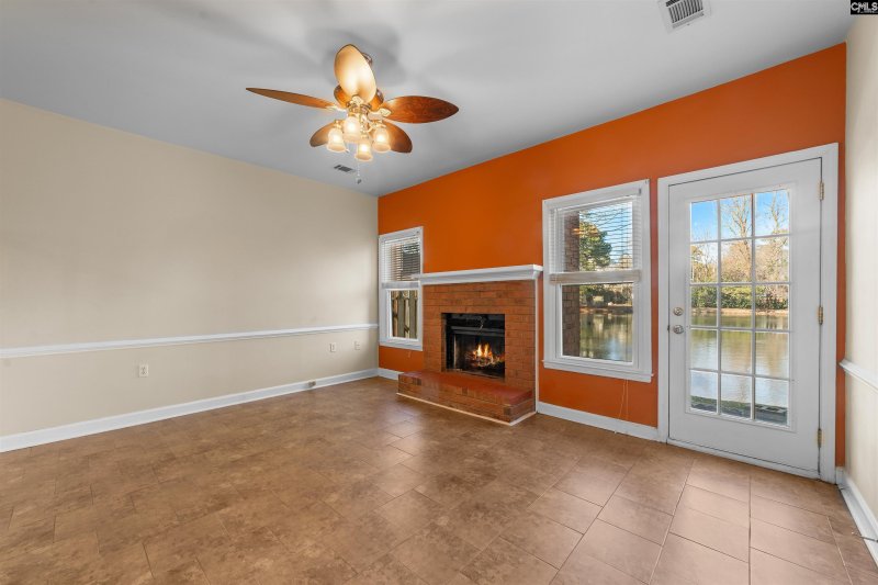 Property image 4 of 129 Village Walk in Village Pond, Columbia, SC 29209