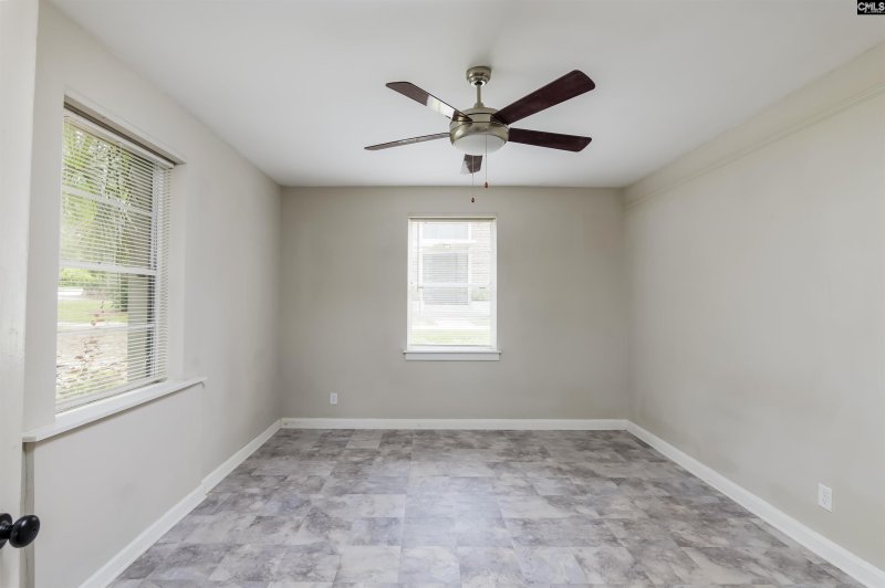 Property image 3 of 515 Saluda Avenue in Wales Garden, Columbia, SC 29205