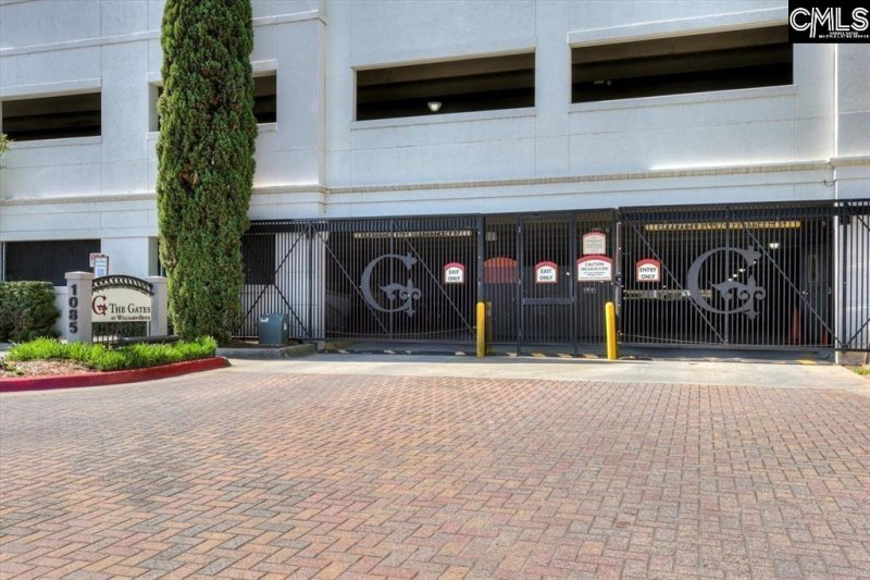 Property image 2 of 1085 Shop Road 238 in The Gates At Williams-brice, Columbia, SC 29201-5414