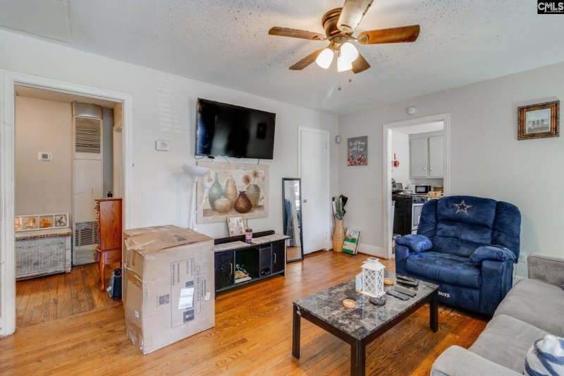 Property image 5 of 1212 Summerland Drive in Broad Acres, Cayce, SC 29033