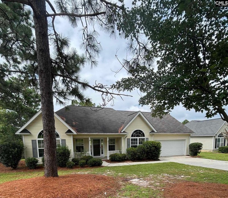 Longs Pond Estates, Lexington Community