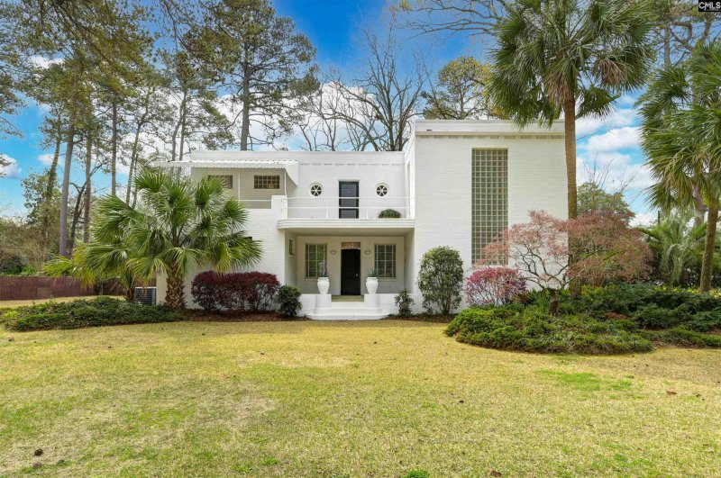 Property image 2 of 3000 Forest Drive in Forest Hills, Columbia, SC 29204