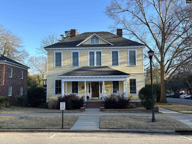 University Hill, Columbia Community