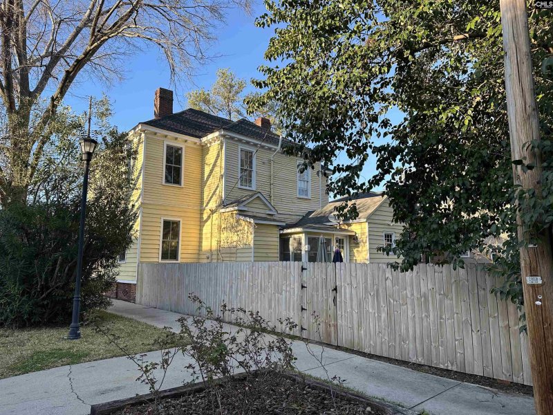 Property image 2 of 1700 Senate Street in University Hill, Columbia, SC 29201