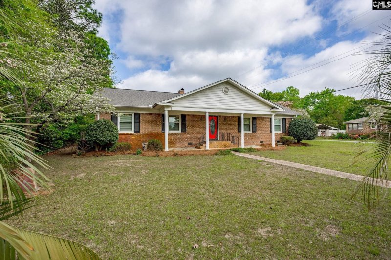 Property image 2 of 1000 C Avenue in The Avenues, West Columbia, SC 29169