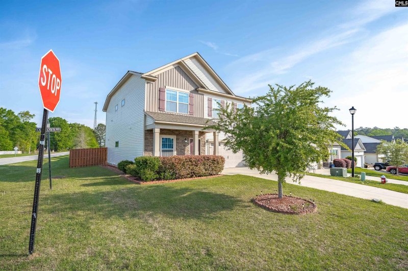 Property image 2 of 1005 Old Town Road in Livingston Place, Irmo, SC 29063