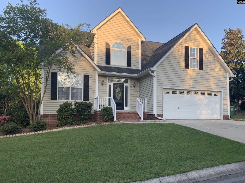 Property image 2 of 124 Pond Edge Lane in Cedar Cove, Chapin, SC 29036