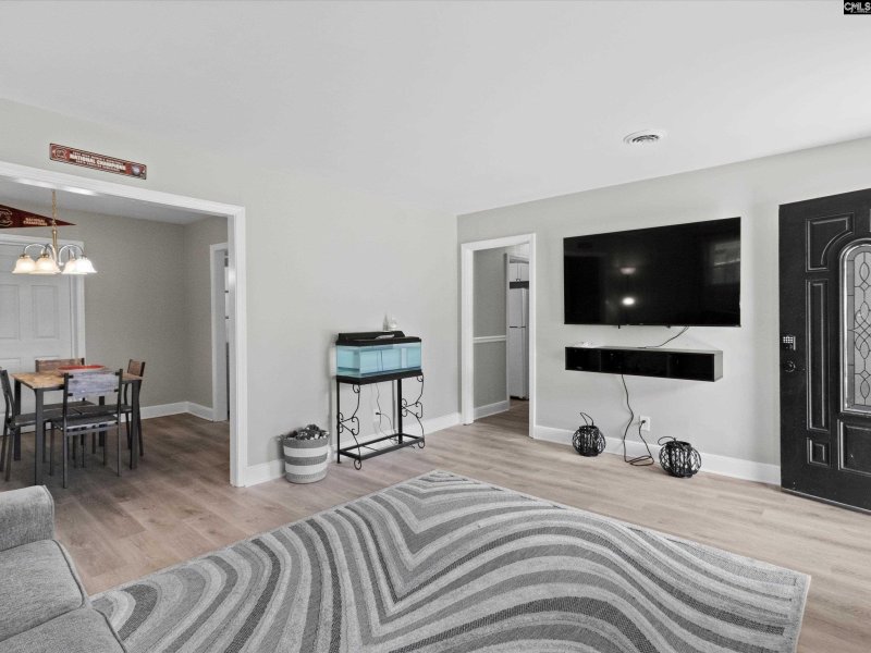 Property image 3 of 1342 Karlaney Avenue in The Avenues, Cayce, SC 29033