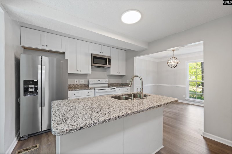 Property image 4 of 1108 William Mary Court in Williamsburg West, Columbia, SC 29210-4519