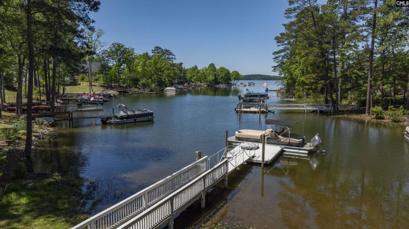 Property image 2 of 808 Island Point Lane in Timberlake Estates, Chapin, SC 29036