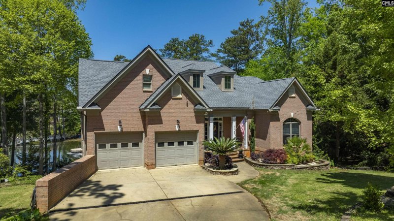 Property image 5 of 808 Island Point Lane in Timberlake Estates, Chapin, SC 29036