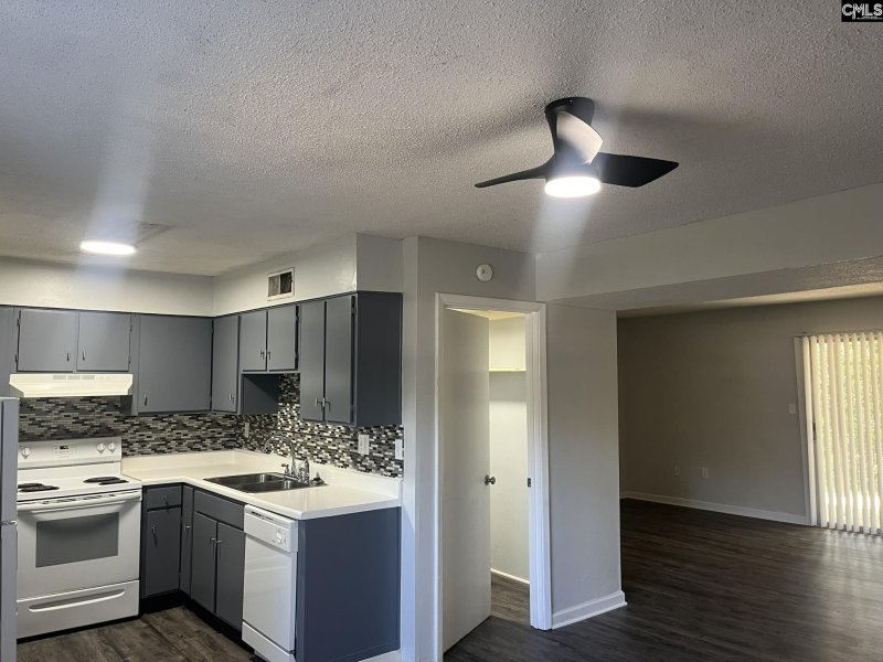 Property image 4 of 1100 Skyland Drive N4 in Riverhill Condos, Columbia, SC 29210