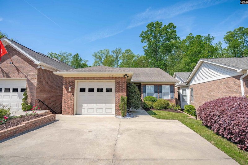 Property image 2 of 709 Teakwood Court in Hulon Greene, West Columbia, SC 29169