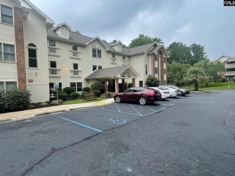 Property image 2 of 910 Poinsett Place 6 in Hulon Greene, West Columbia, SC 29169