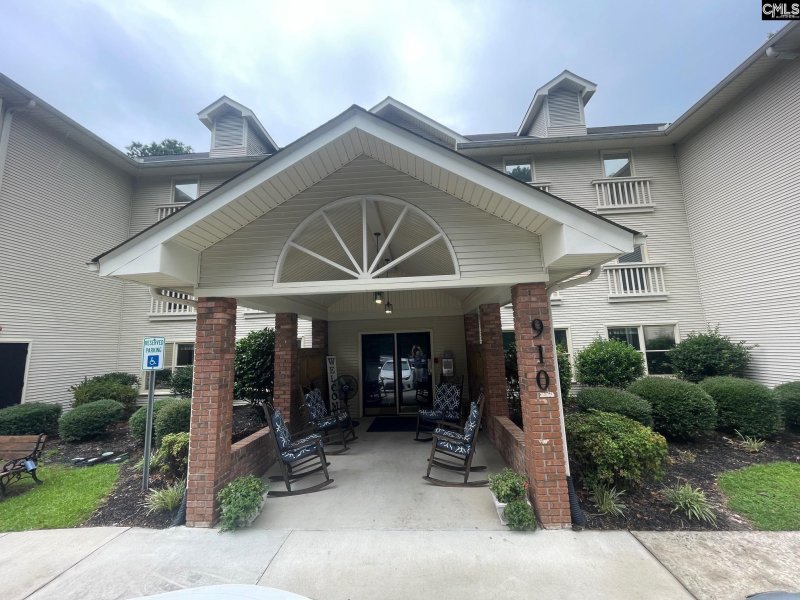 Property image 3 of 910 Poinsett Place 6 in Hulon Greene, West Columbia, SC 29169