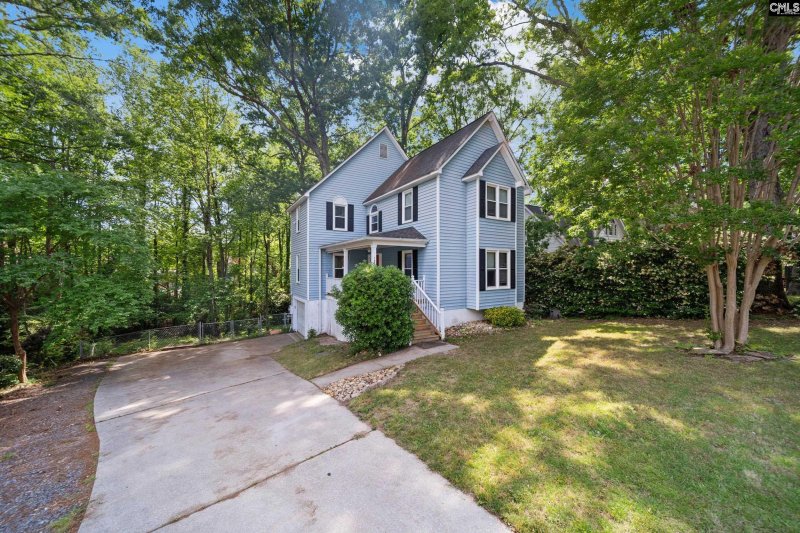 Coventry Lakes, Lexington Community