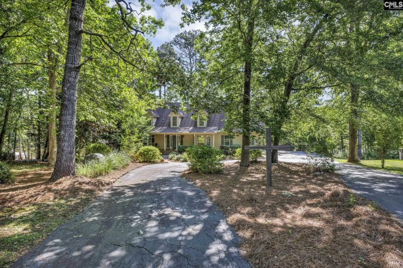 Property image 2 of 745 Harborview Drive in Harbor View Estates, Prosperity, SC 29127