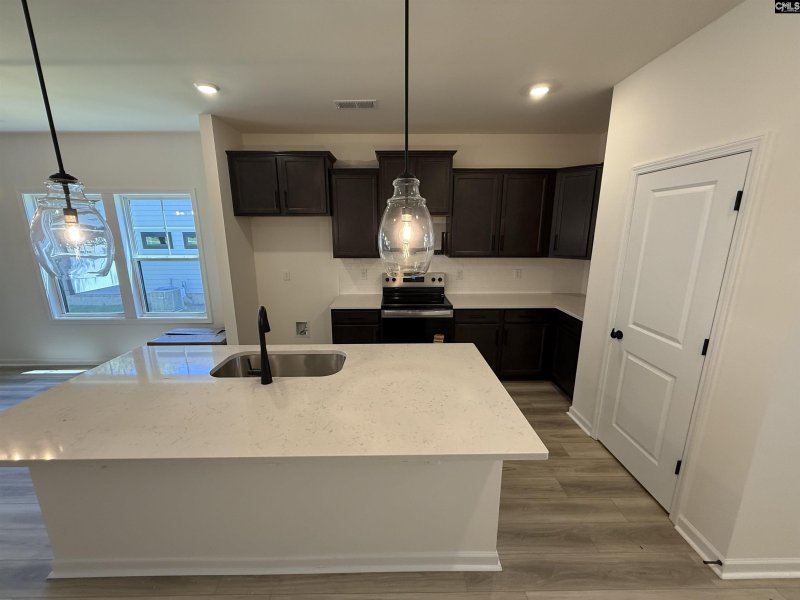 Property image 2 of 105 Odell Drive in Dunbar Village, Cayce, SC 29033