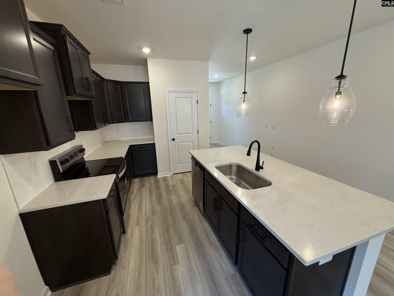 Property image 3 of 105 Odell Drive in Dunbar Village, Cayce, SC 29033