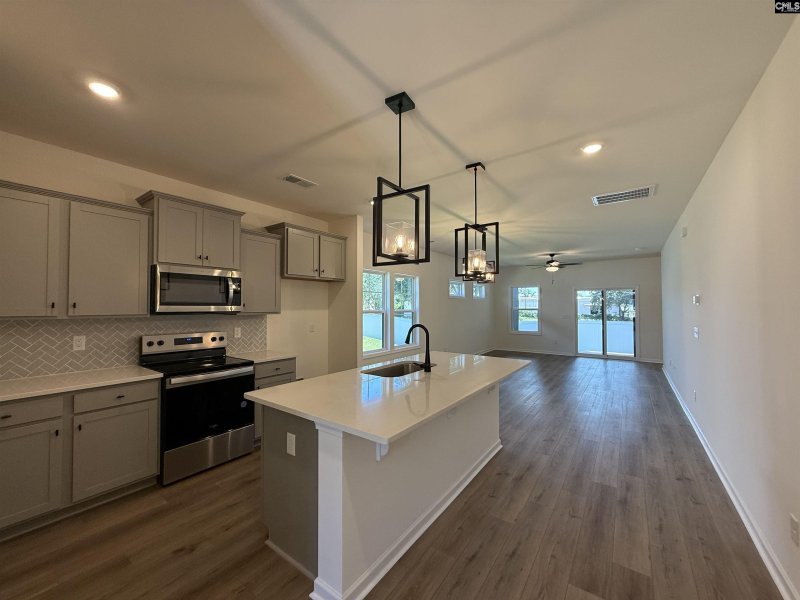 Property image 5 of 109 Odell Drive in Dunbar Village, Cayce, SC 29033